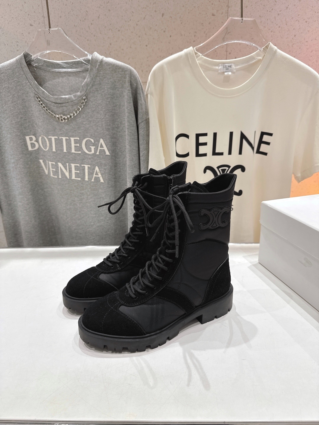 高版本出厂 CELINE*赛琳F041 2025ss新款复古系带厚底中短靴马丁靴骑士靴网红爆款来袭!各大
