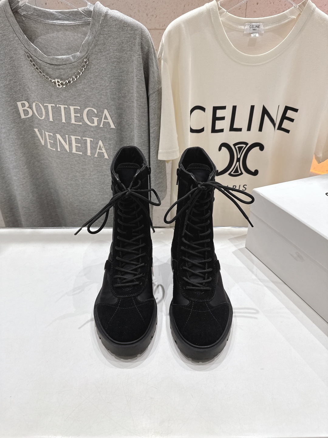 高版本出厂 CELINE*赛琳F041 2025ss新款复古系带厚底中短靴马丁靴骑士靴网红爆款来袭!各大