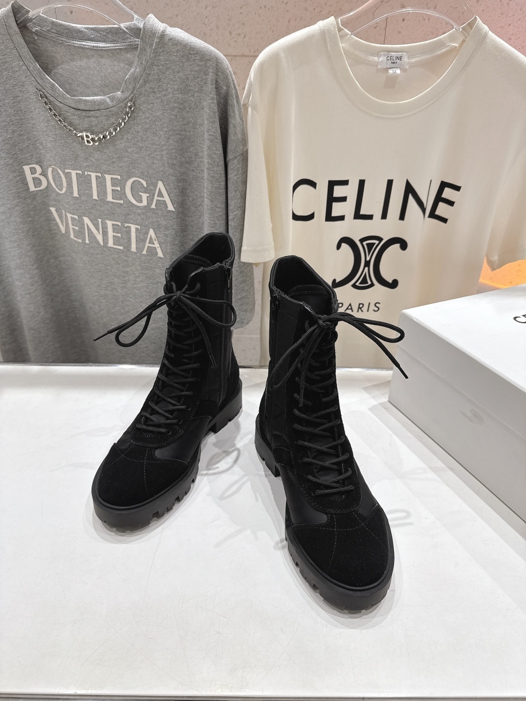 高版本出厂 CELINE*赛琳F041 2025ss新款复古系带厚底中短靴马丁靴骑士靴网红爆款来袭!各大