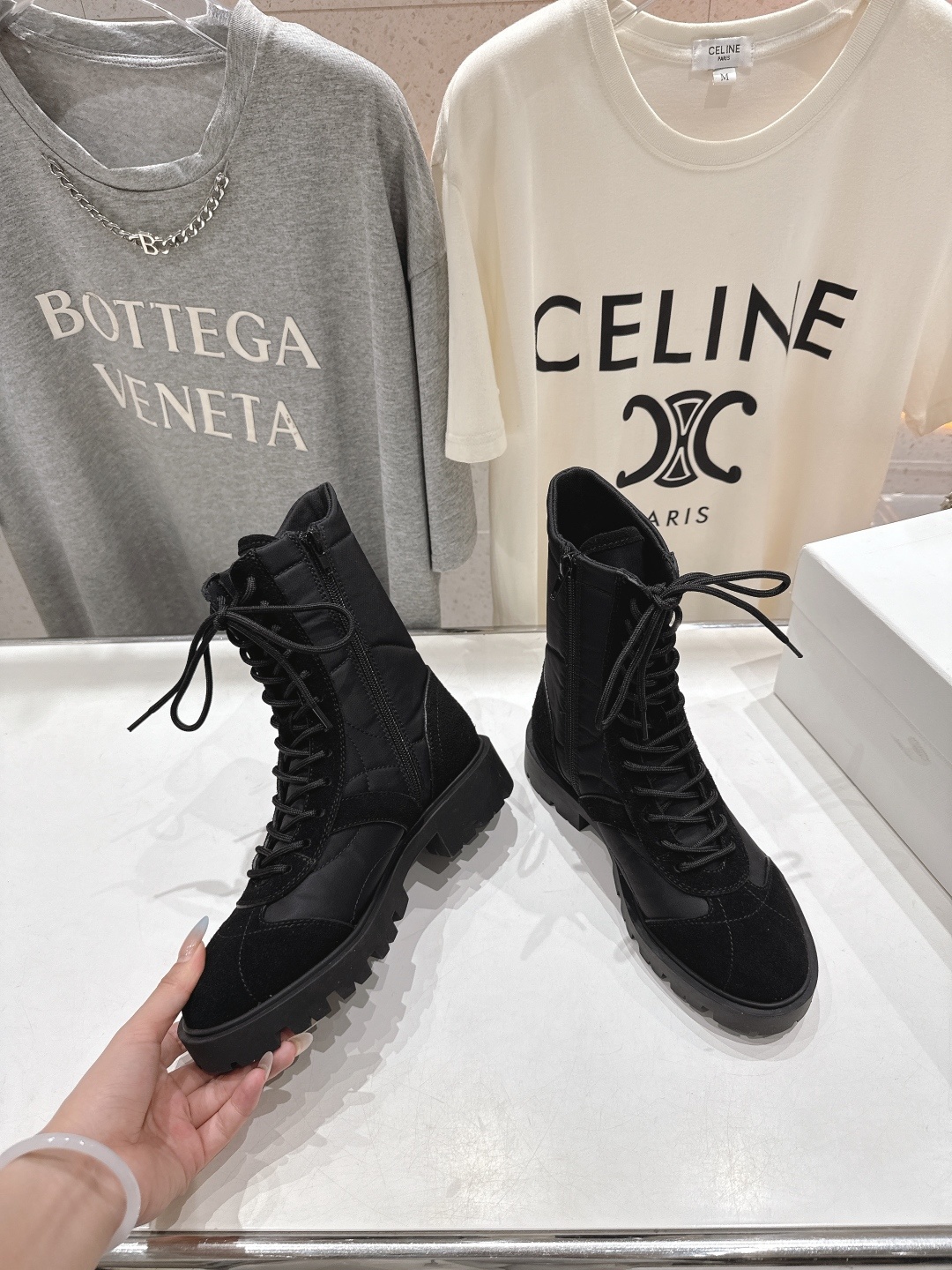 高版本出厂 CELINE*赛琳F041 2025ss新款复古系带厚底中短靴马丁靴骑士靴网红爆款来袭!各大