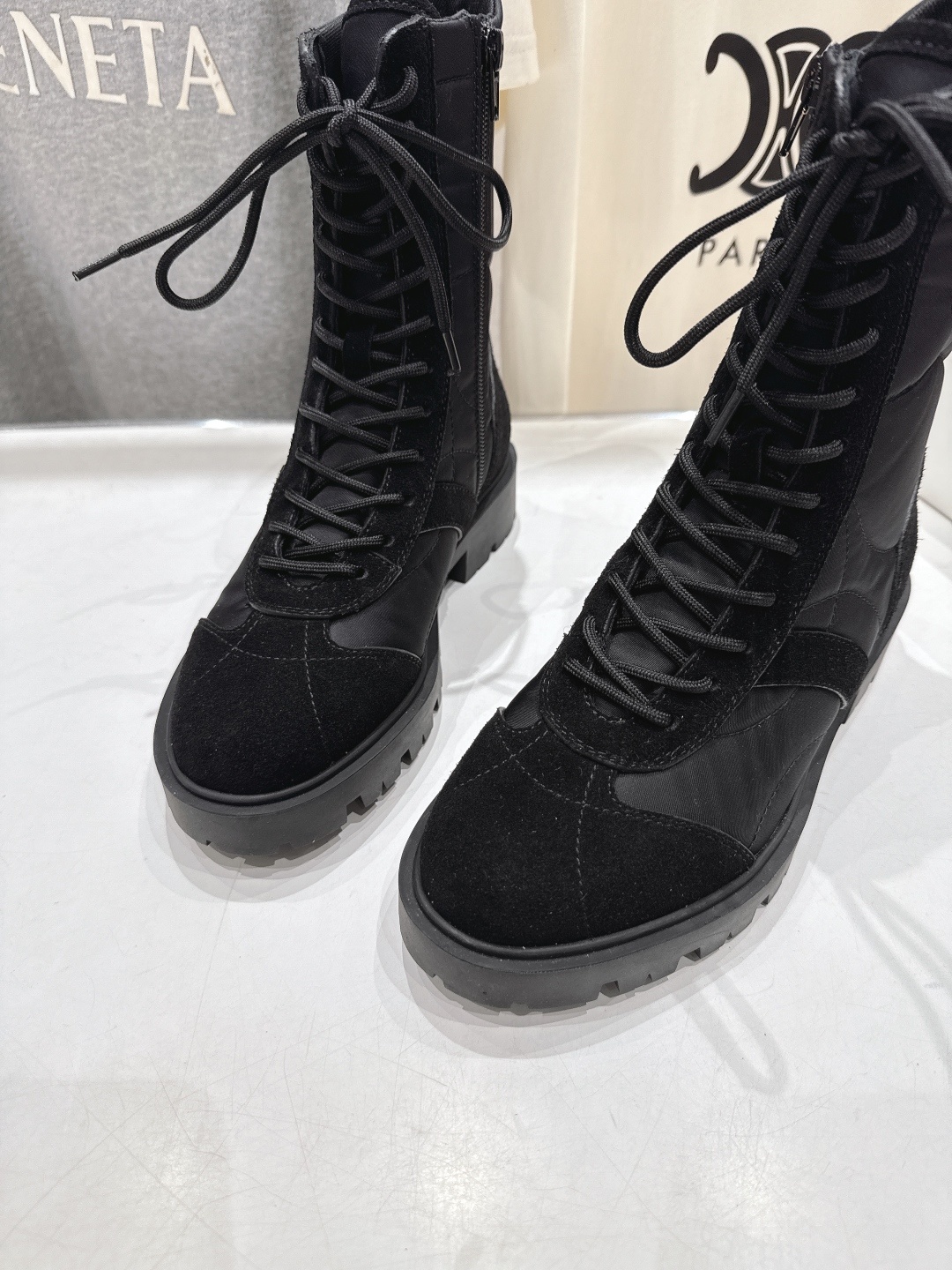 高版本出厂 CELINE*赛琳F041 2025ss新款复古系带厚底中短靴马丁靴骑士靴网红爆款来袭!各大