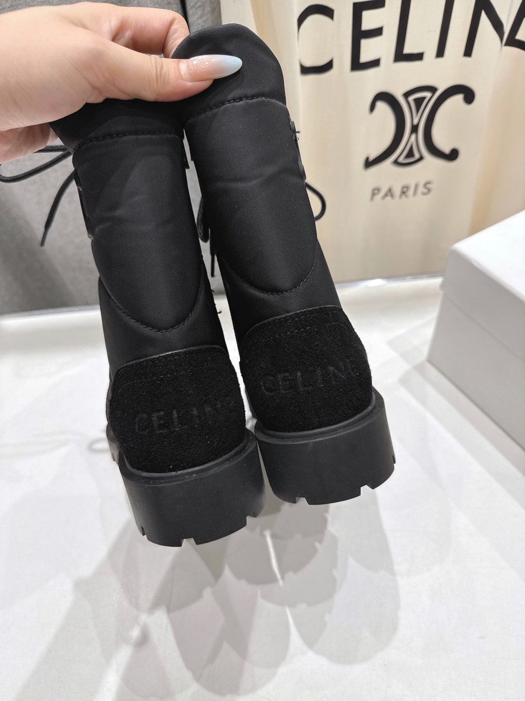 高版本出厂 CELINE*赛琳F041 2025ss新款复古系带厚底中短靴马丁靴骑士靴网红爆款来袭!各大