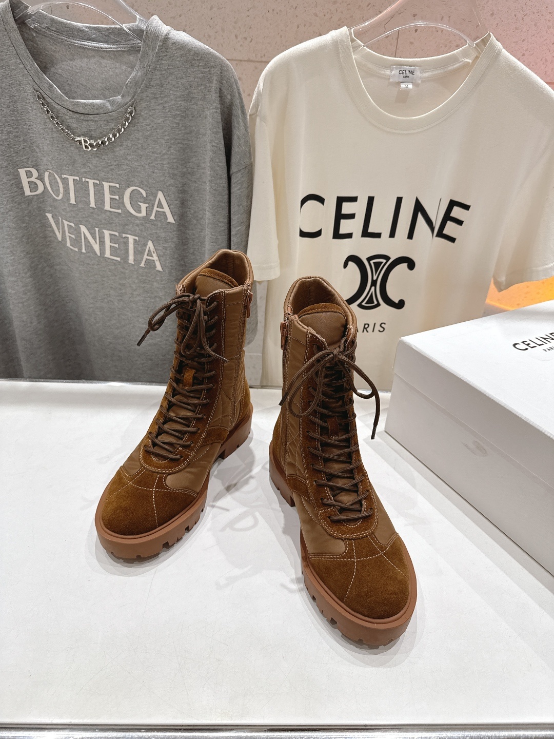高版本出厂 CELINE*赛琳F041 2025ss新款复古系带厚底中短靴马丁靴骑士靴网红爆款来袭!各大