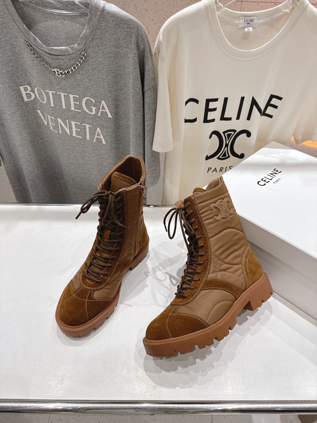 高版本出厂 CELINE*赛琳F041 2025ss新款复古系带厚底中短靴马丁靴骑士靴网红爆款来袭!各大