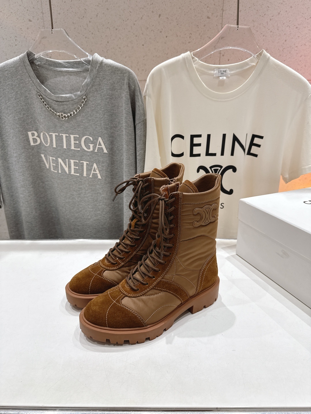 高版本出厂 CELINE*赛琳F041 2025ss新款复古系带厚底中短靴马丁靴骑士靴网红爆款来袭!各大