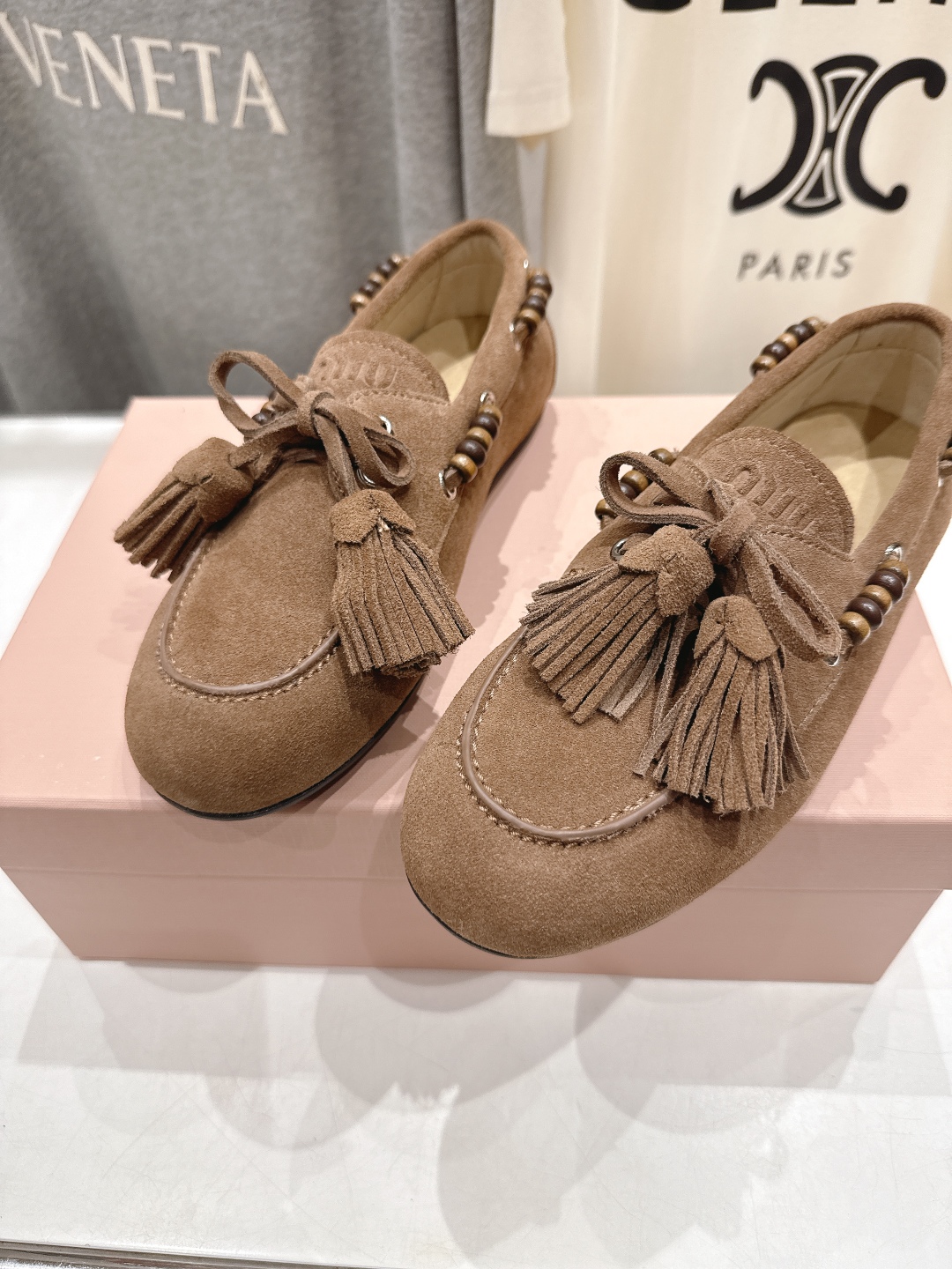 高版本出厂 MiuMiu/缪缪F029 25ss秋冬新款手工串珠流苏一脚蹬驾车鞋乐福鞋休闲单鞋这款永不过