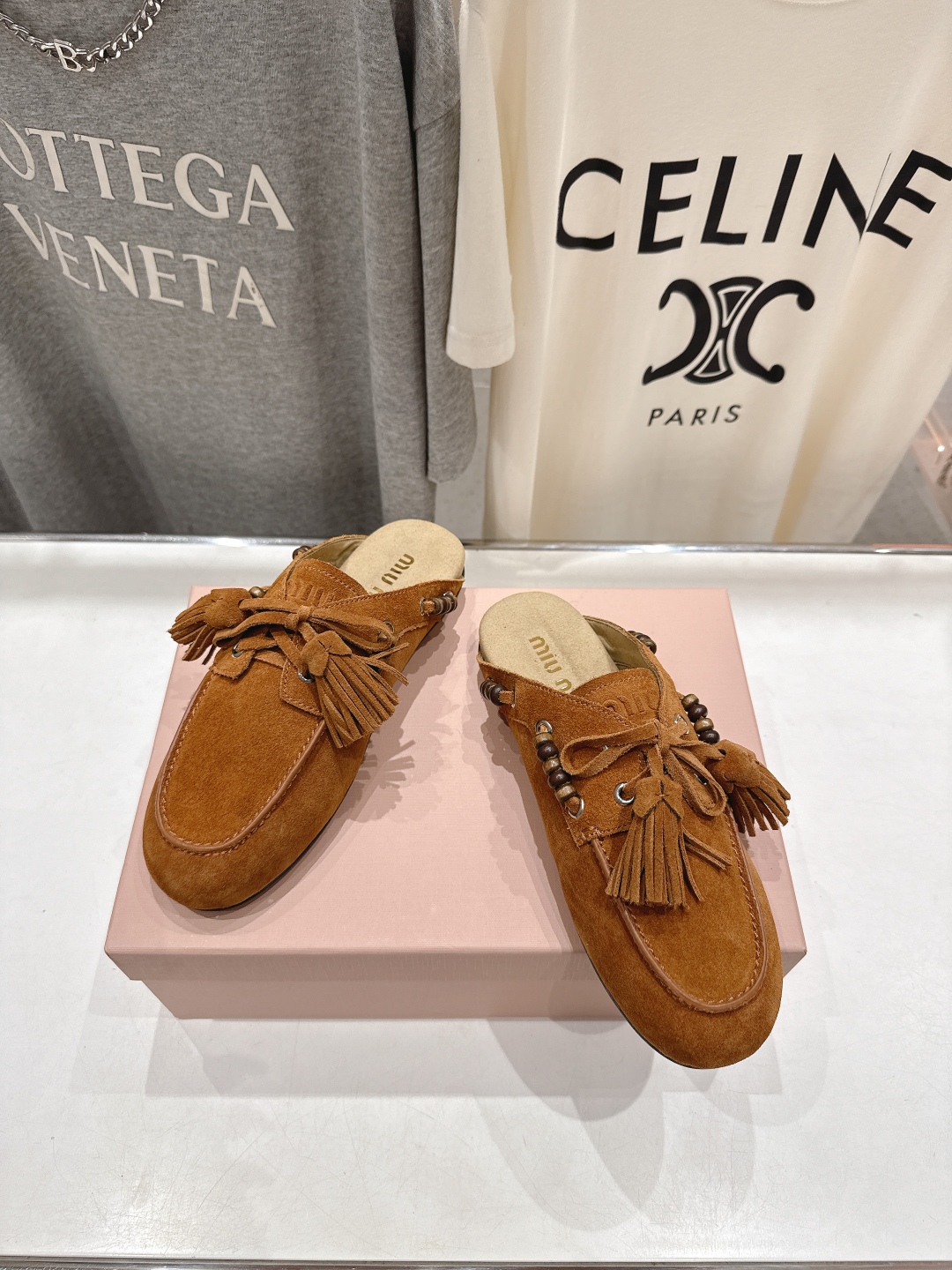 高版本出厂 半拖 MiuMiu/缪缪F029 25ss秋冬新款手工串珠流苏一脚蹬半包乐福鞋休闲单鞋这款永