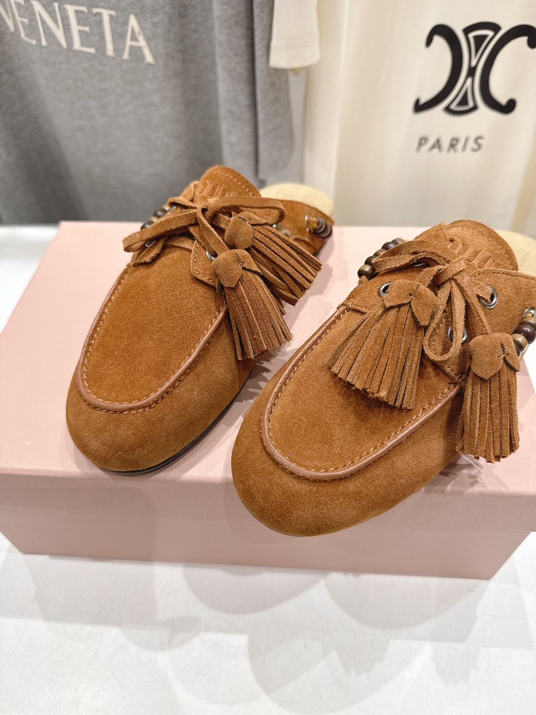 高版本出厂 半拖 MiuMiu/缪缪F029 25ss秋冬新款手工串珠流苏一脚蹬半包乐福鞋休闲单鞋这款永