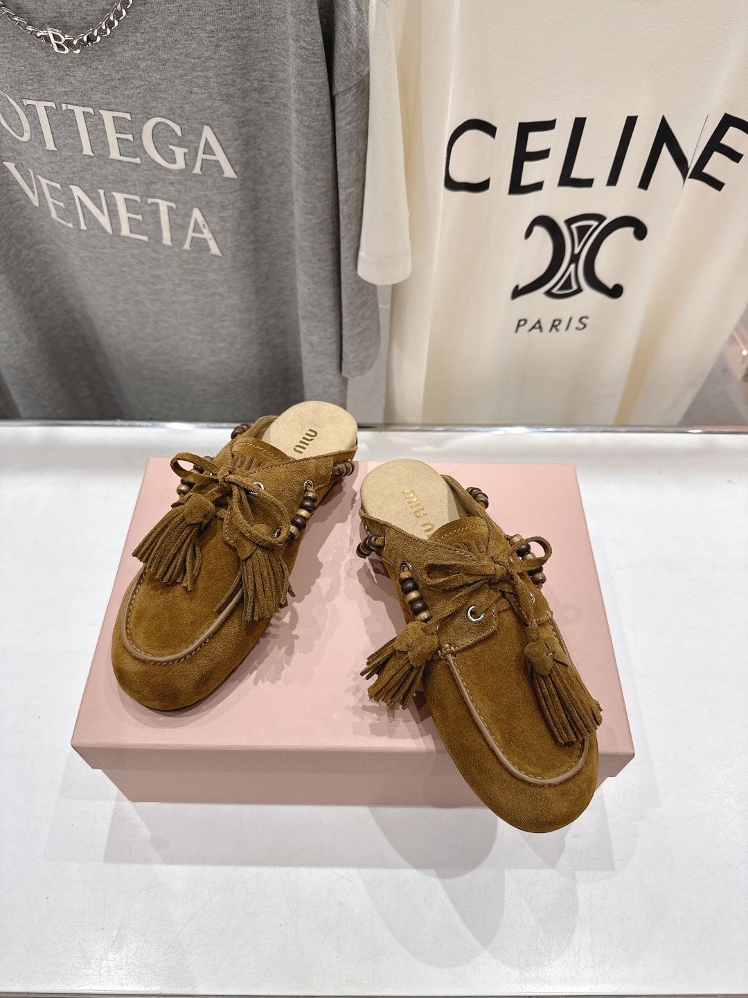 高版本出厂 半拖 MiuMiu/缪缪F029 25ss秋冬新款手工串珠流苏一脚蹬半包乐福鞋休闲单鞋这款永