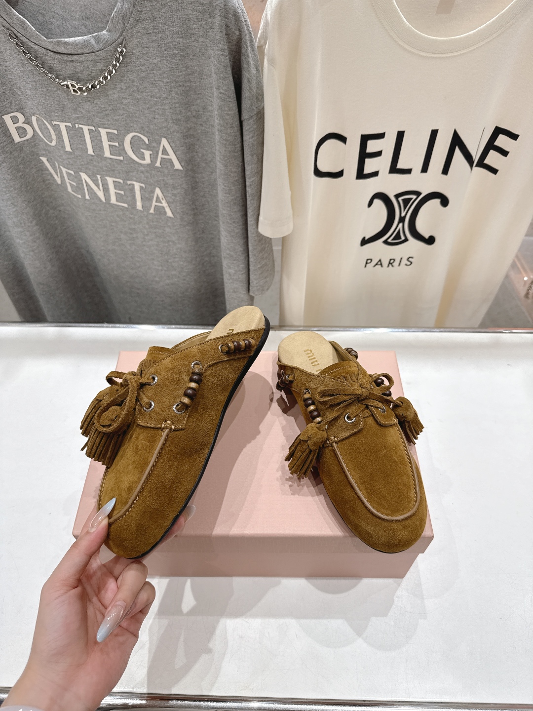 高版本出厂 半拖 MiuMiu/缪缪F029 25ss秋冬新款手工串珠流苏一脚蹬半包乐福鞋休闲单鞋这款永