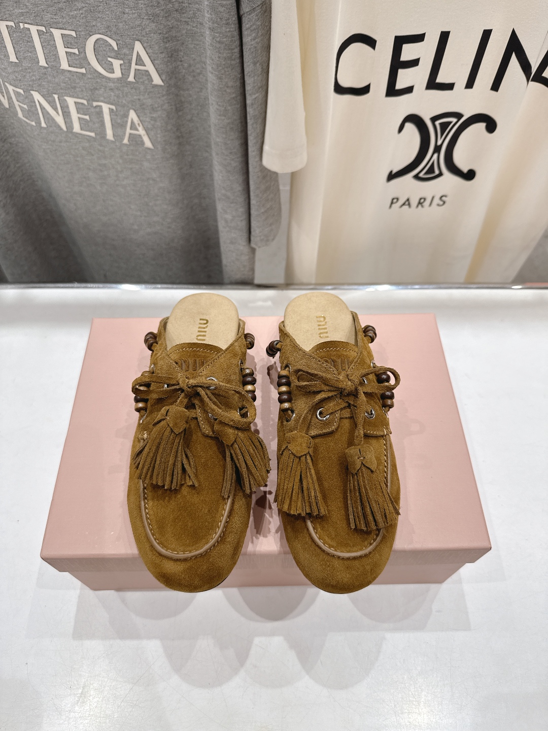 高版本出厂 半拖 MiuMiu/缪缪F029 25ss秋冬新款手工串珠流苏一脚蹬半包乐福鞋休闲单鞋这款永