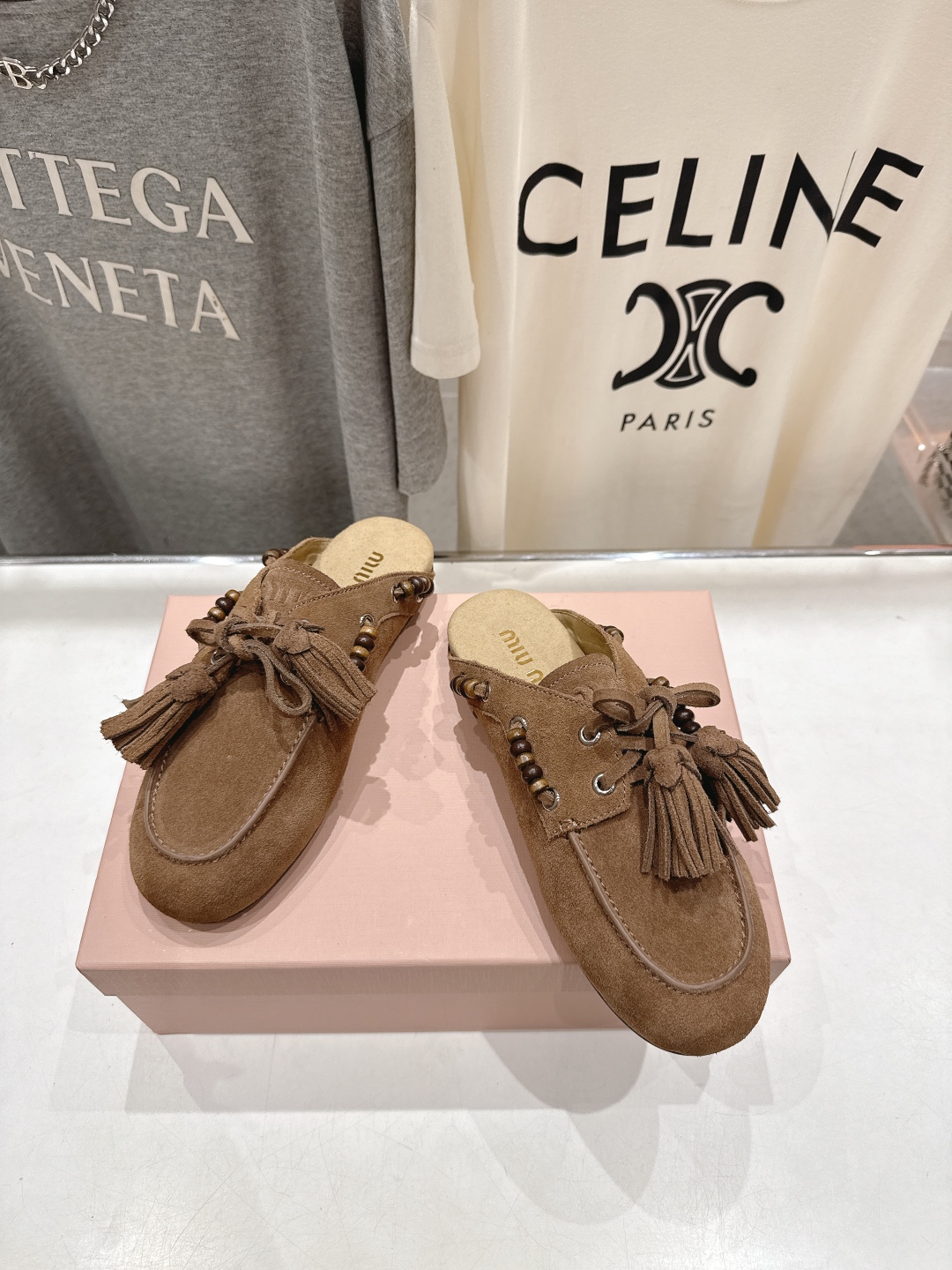 高版本出厂 半拖 MiuMiu/缪缪F029 25ss秋冬新款手工串珠流苏一脚蹬半包乐福鞋休闲单鞋这款永