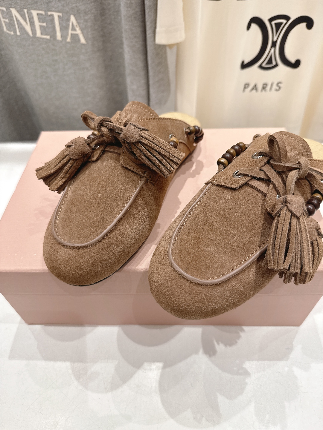 高版本出厂 半拖 MiuMiu/缪缪F029 25ss秋冬新款手工串珠流苏一脚蹬半包乐福鞋休闲单鞋这款永