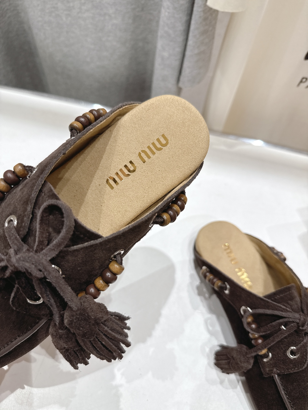 高版本出厂 半拖 MiuMiu/缪缪F029 25ss秋冬新款手工串珠流苏一脚蹬半包乐福鞋休闲单鞋这款永