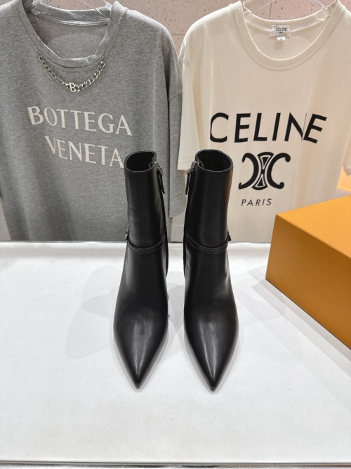 Louis Vuitton Women's Leather Heeled Ankle Boots, Classic Style, Pointed Toe 1 Louis Vuitton Women's Leather Heeled Ankle Boots, Classic Style, Pointed Toe