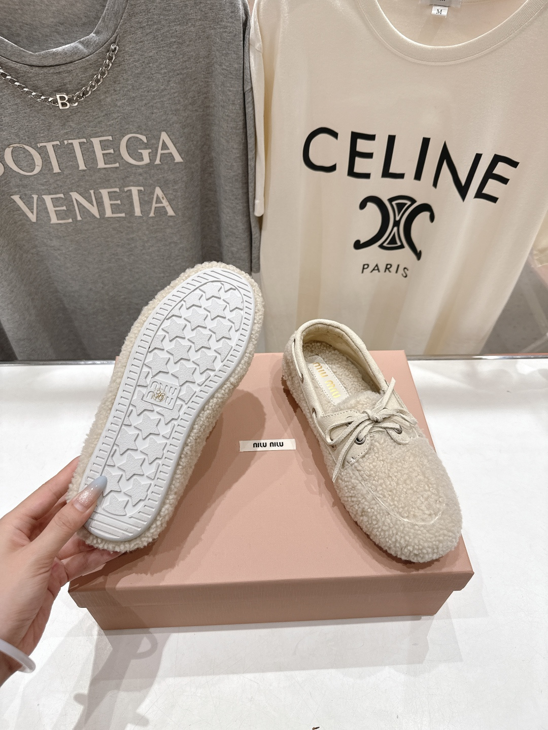 高版本出厂 MiuMiu/缪缪F027 2025ss秋冬走秀款一脚蹬驾车鞋加毛乐福鞋毛毛鞋这款永不过时的