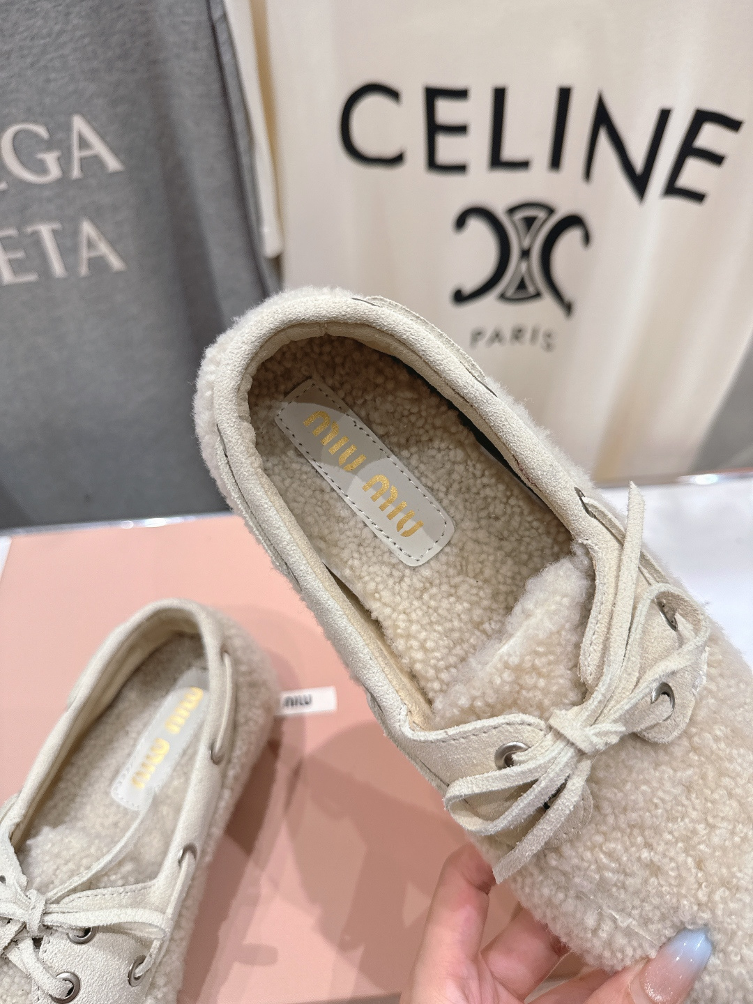 高版本出厂 MiuMiu/缪缪F027 2025ss秋冬走秀款一脚蹬驾车鞋加毛乐福鞋毛毛鞋这款永不过时的