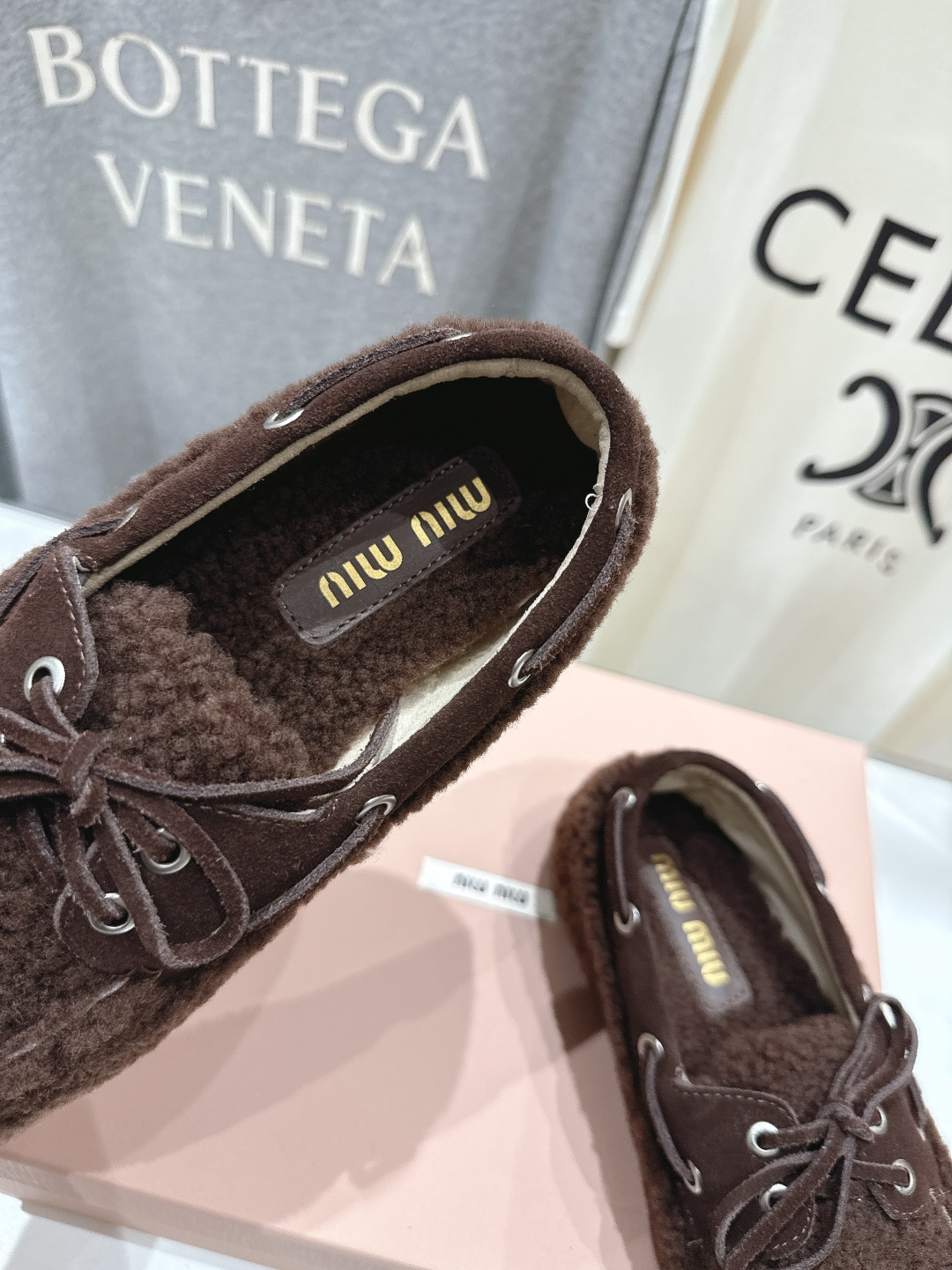 高版本出厂 MiuMiu/缪缪F027 2025ss秋冬走秀款一脚蹬驾车鞋加毛乐福鞋毛毛鞋这款永不过时的