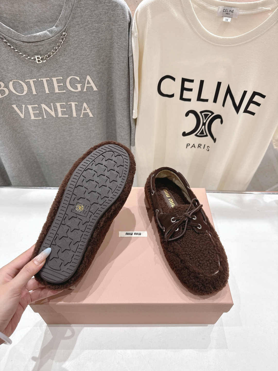 高版本出厂 MiuMiu/缪缪F027 2025ss秋冬走秀款一脚蹬驾车鞋加毛乐福鞋毛毛鞋这款永不过时的