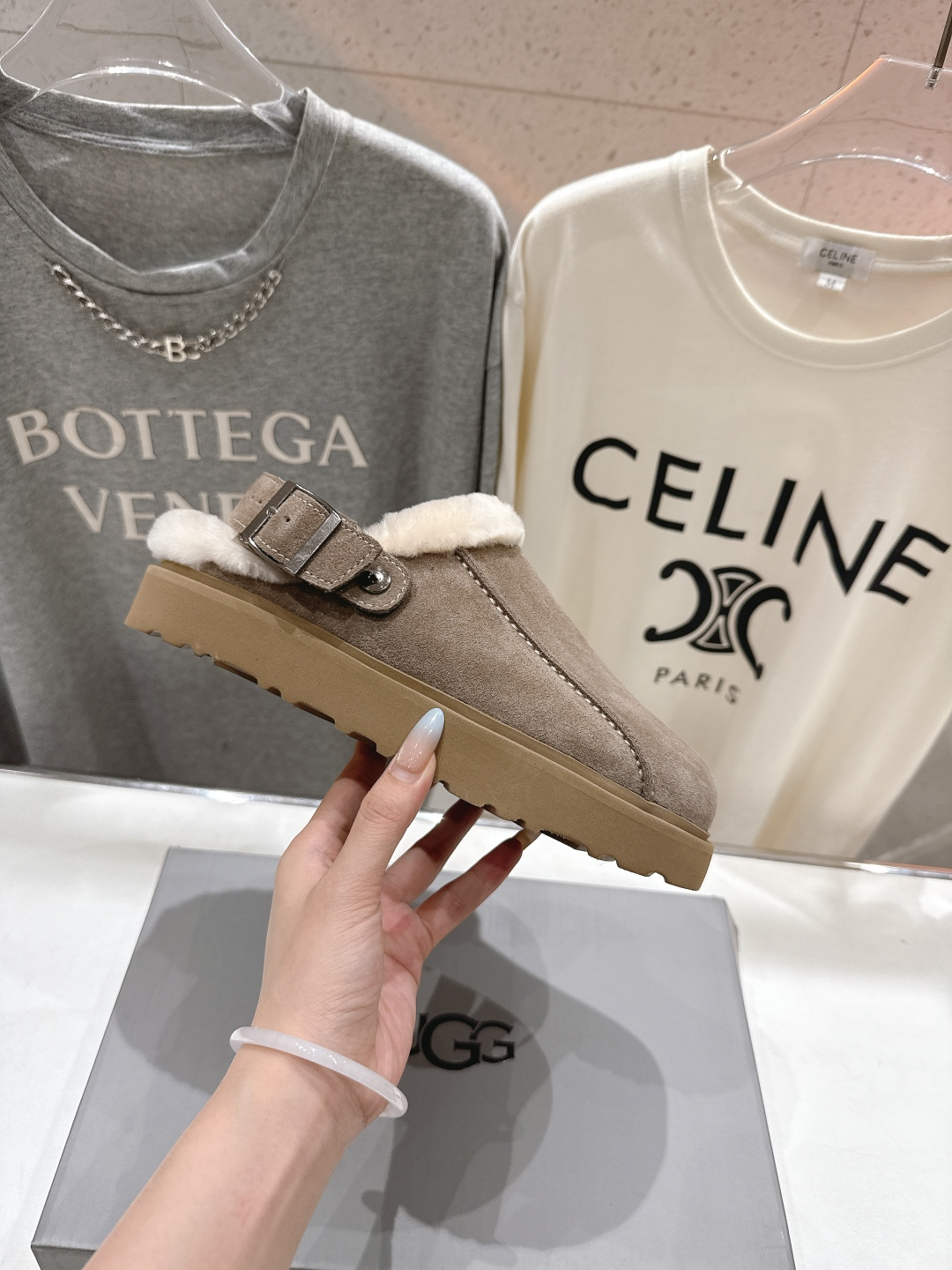 高版本出厂 UGG冬季F028 2025ss新款时尚厚底一脚蹬羊毛拖鞋雪地靴 采用A级隆丰皮毛一体 整体