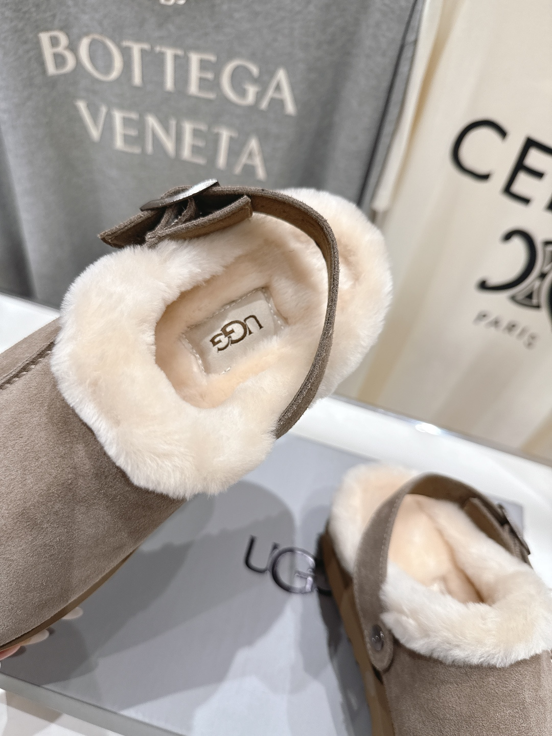 高版本出厂 UGG冬季F028 2025ss新款时尚厚底一脚蹬羊毛拖鞋雪地靴 采用A级隆丰皮毛一体 整体