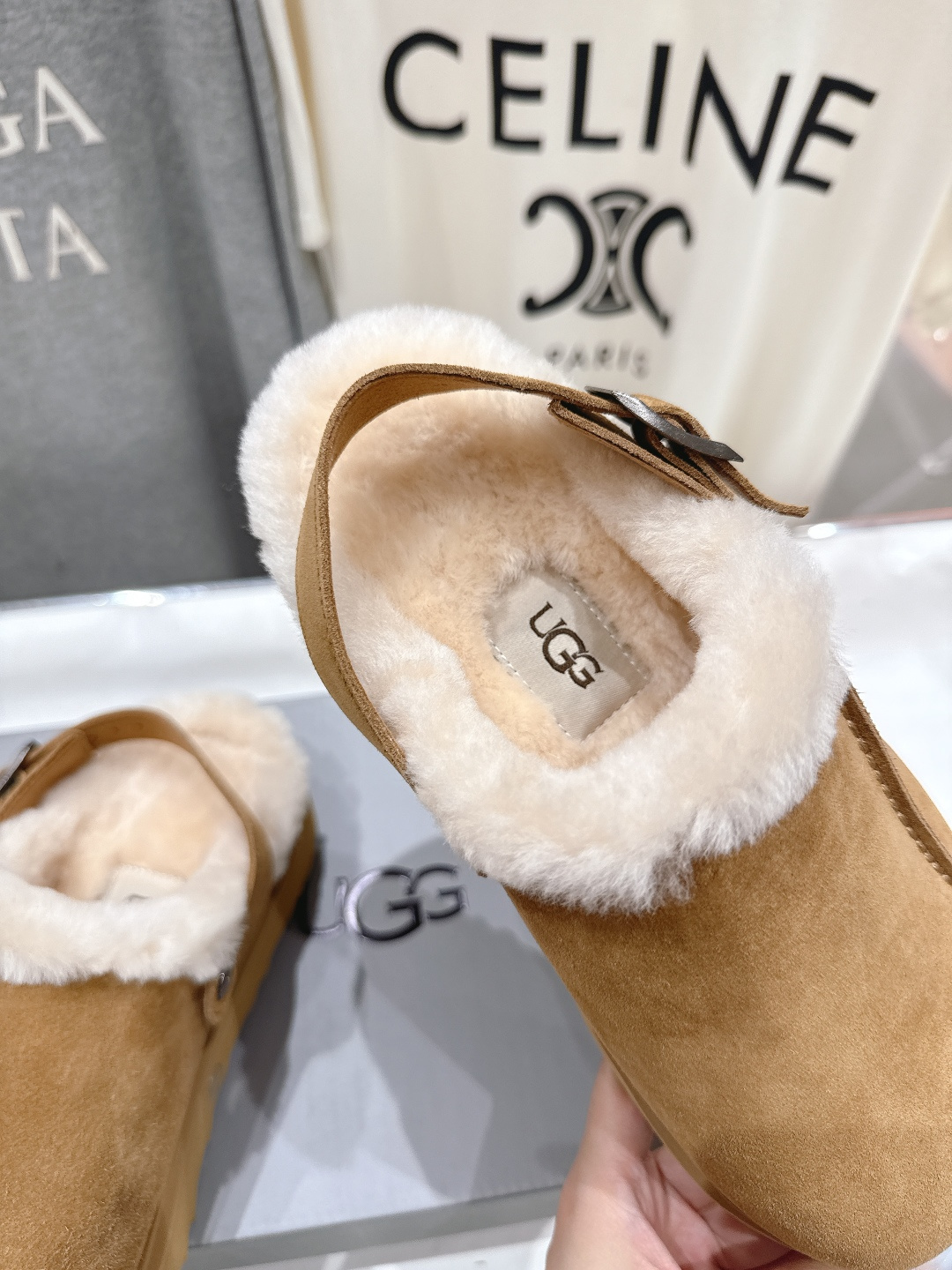 高版本出厂 UGG冬季F028 2025ss新款时尚厚底一脚蹬羊毛拖鞋雪地靴 采用A级隆丰皮毛一体 整体