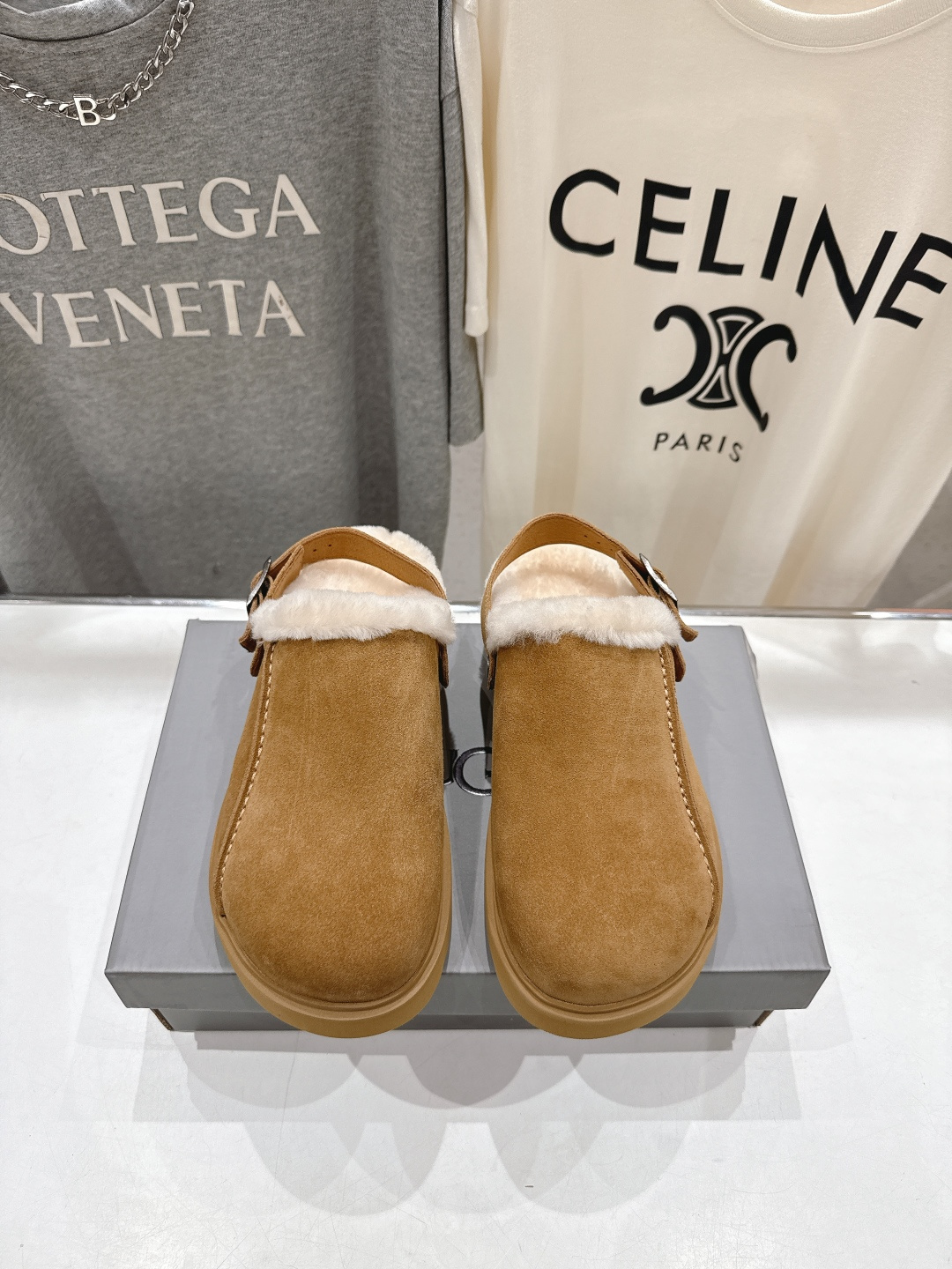 高版本出厂 UGG冬季F028 2025ss新款时尚厚底一脚蹬羊毛拖鞋雪地靴 采用A级隆丰皮毛一体 整体