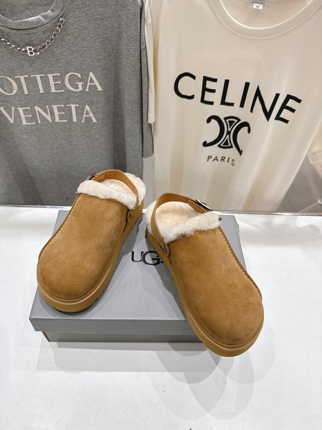 高版本出厂 UGG冬季F028 2025ss新款时尚厚底一脚蹬羊毛拖鞋雪地靴 采用A级隆丰皮毛一体 整体