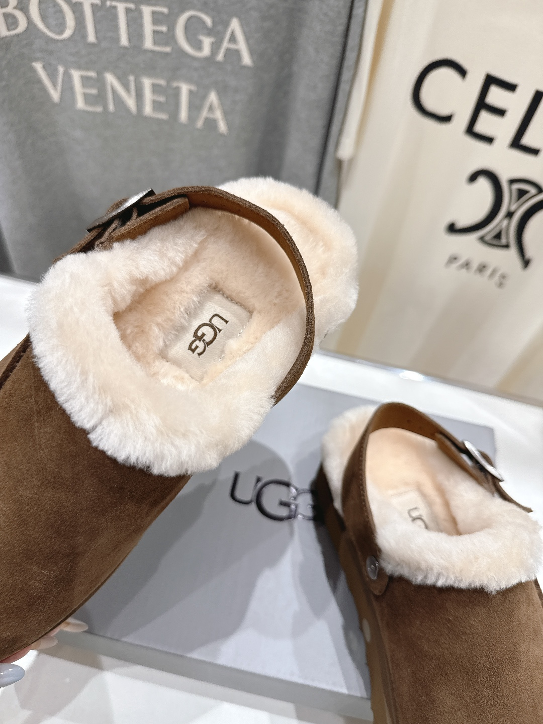 高版本出厂 UGG冬季F028 2025ss新款时尚厚底一脚蹬羊毛拖鞋雪地靴 采用A级隆丰皮毛一体 整体