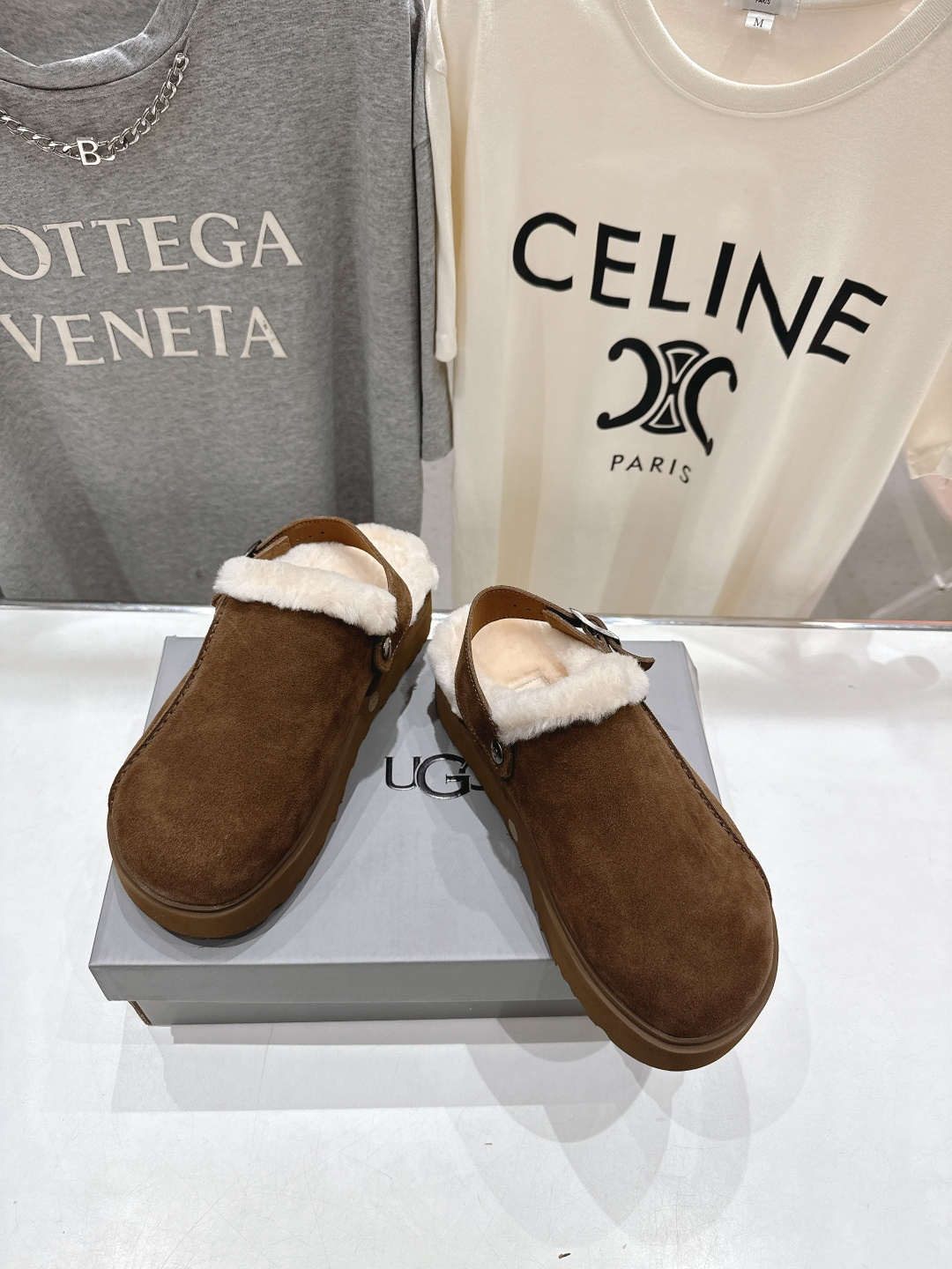 高版本出厂 UGG冬季F028 2025ss新款时尚厚底一脚蹬羊毛拖鞋雪地靴 采用A级隆丰皮毛一体 整体