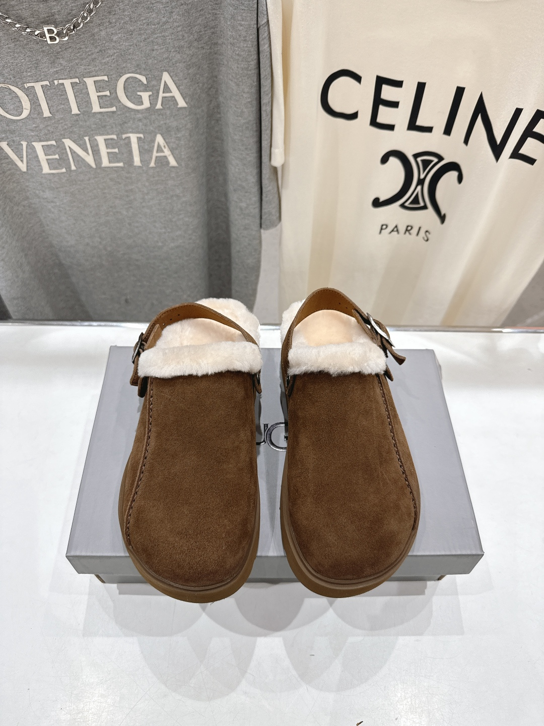 高版本出厂 UGG冬季F028 2025ss新款时尚厚底一脚蹬羊毛拖鞋雪地靴 采用A级隆丰皮毛一体 整体