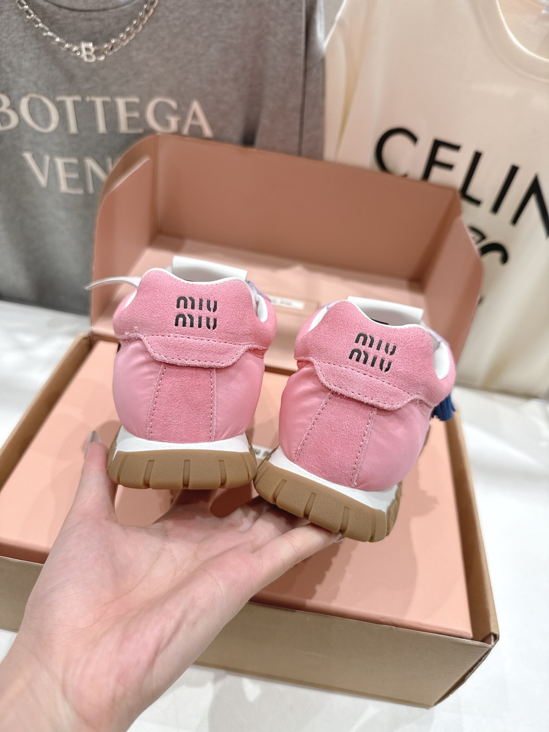 顶级出厂 带飞机盒 MiuMiu/缪缪F028 2025ss最新款厚底休闲运动鞋 阿甘鞋德训鞋休闲**百