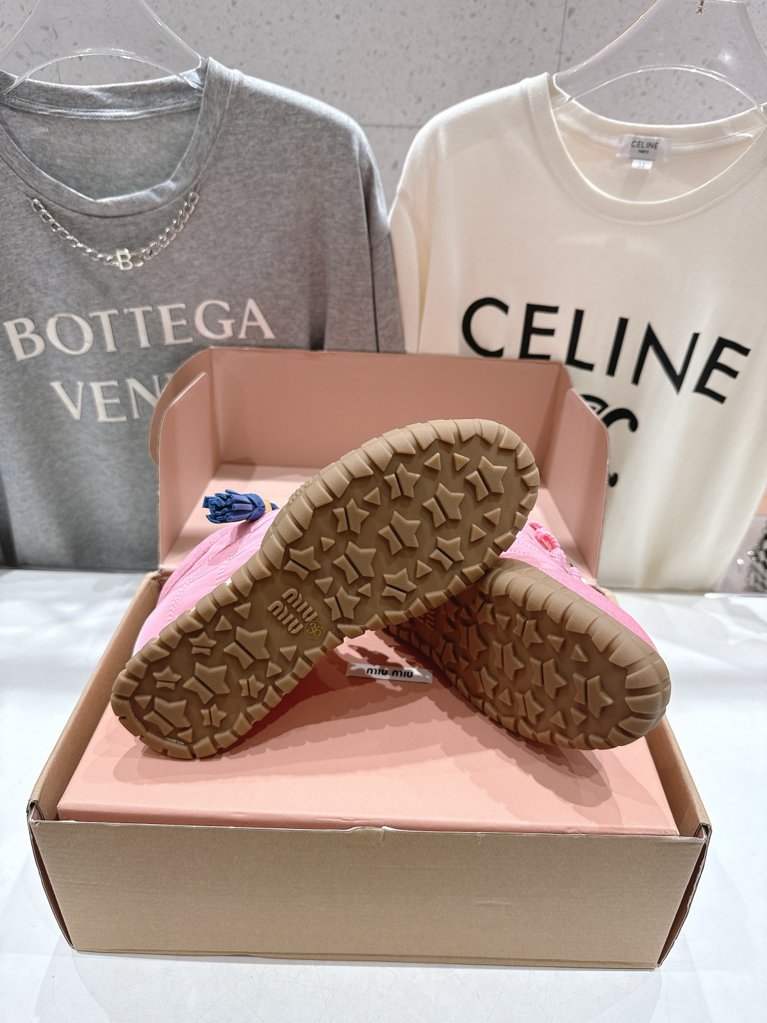 顶级出厂 带飞机盒 MiuMiu/缪缪F028 2025ss最新款厚底休闲运动鞋 阿甘鞋德训鞋休闲**百