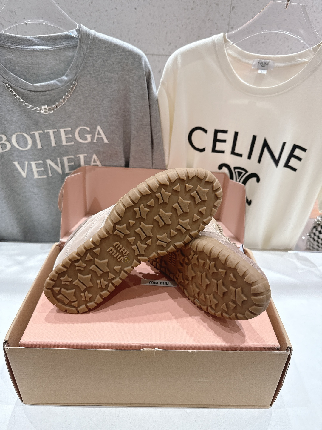 顶级出厂 带飞机盒 MiuMiu/缪缪F028 2025ss最新款厚底休闲运动鞋 阿甘鞋德训鞋休闲**百