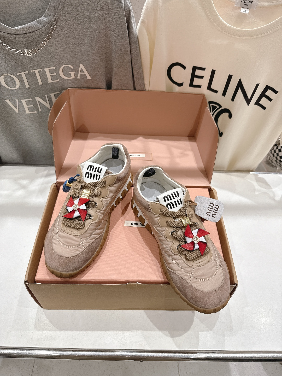 顶级出厂 带飞机盒 MiuMiu/缪缪F028 2025ss最新款厚底休闲运动鞋 阿甘鞋德训鞋休闲**百