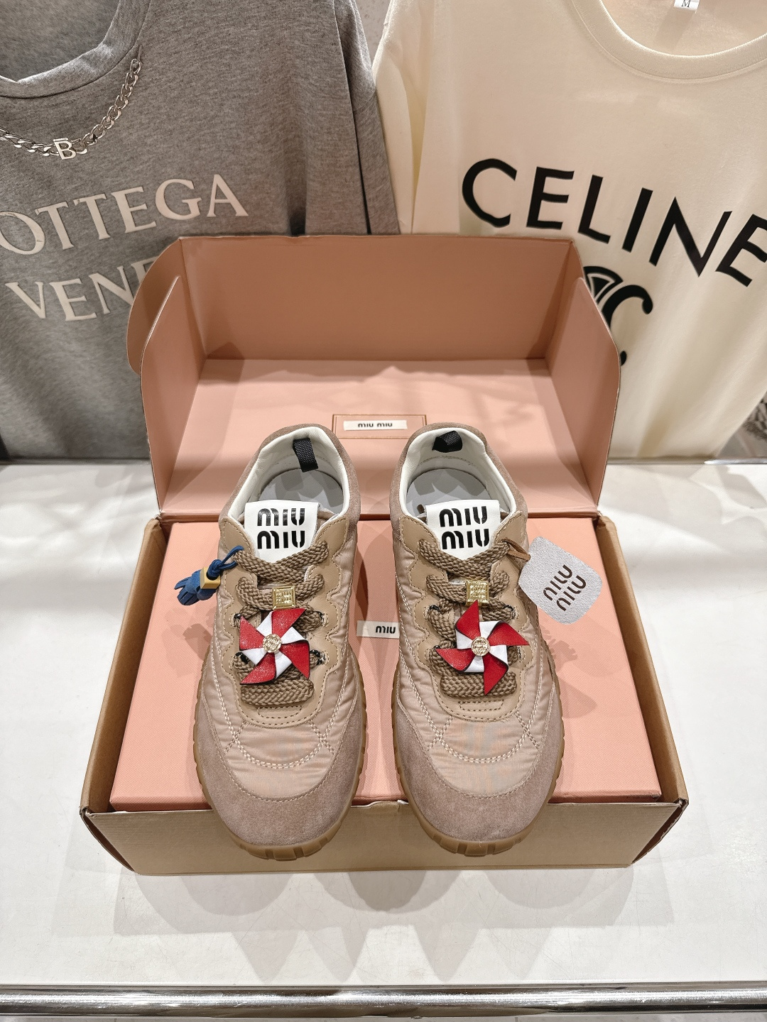 顶级出厂 带飞机盒 MiuMiu/缪缪F028 2025ss最新款厚底休闲运动鞋 阿甘鞋德训鞋休闲**百