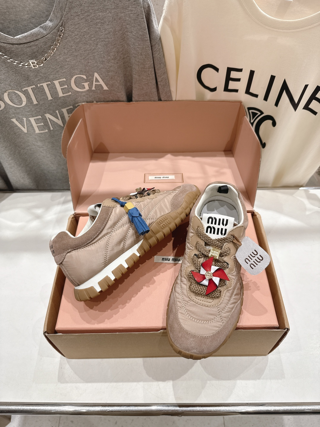 顶级出厂 带飞机盒 MiuMiu/缪缪F028 2025ss最新款厚底休闲运动鞋 阿甘鞋德训鞋休闲**百