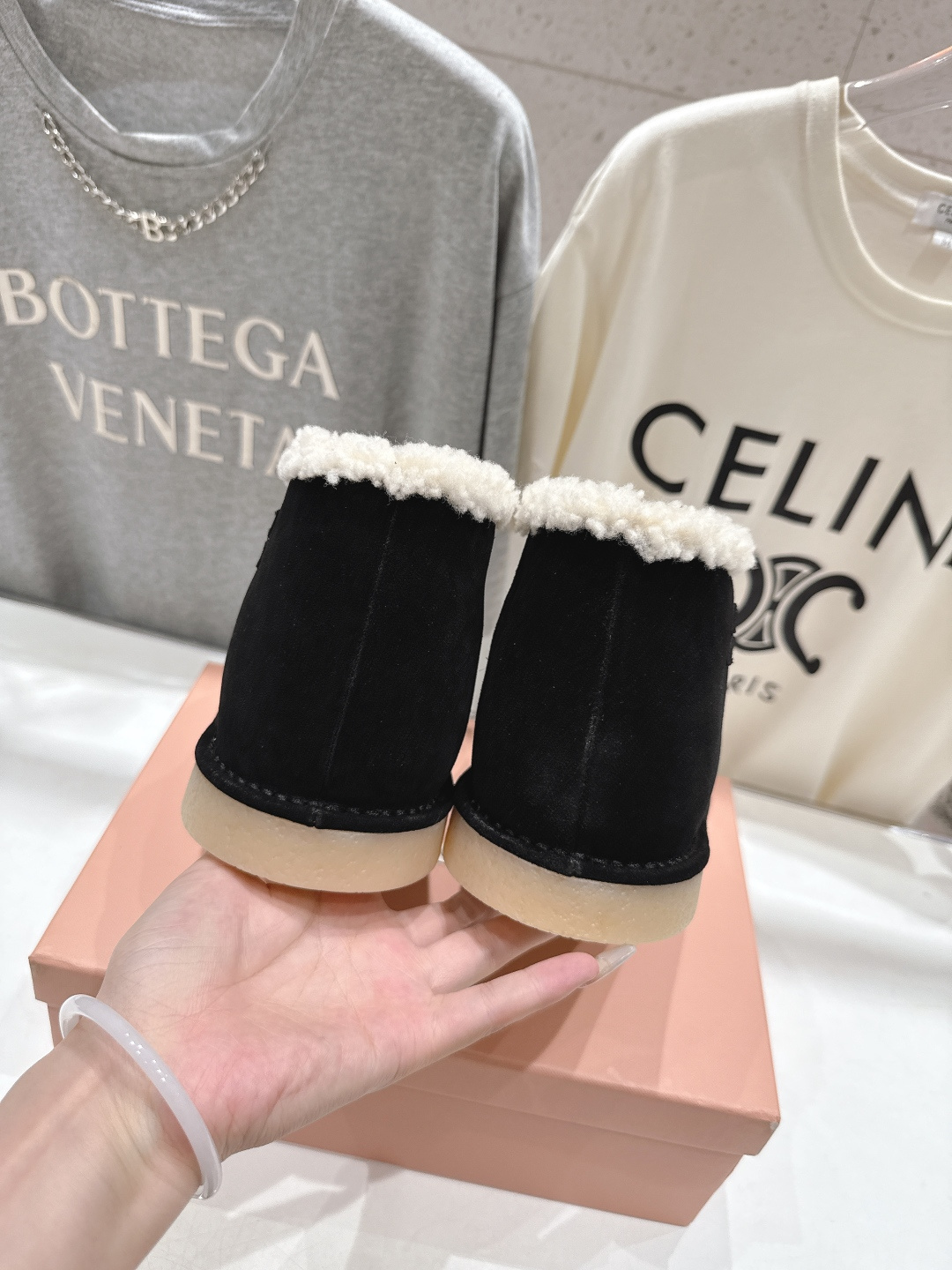 高版本出厂 MiuMiu/缪缪F033 2025ss秋冬走秀款·羊毛小短靴雪地靴毛毛鞋经常出现在各大时装