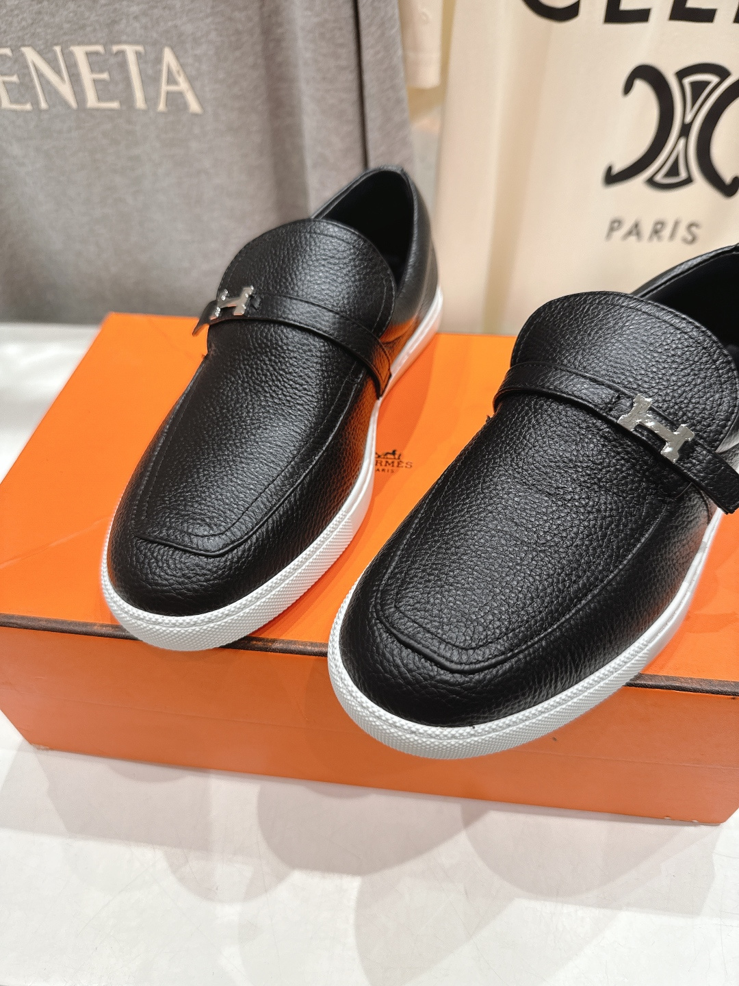 高版本出厂 男码+10 Hermes/爱马仕H家F056 2025ss新品情侣款休闲鞋乐福鞋经典休闲风格