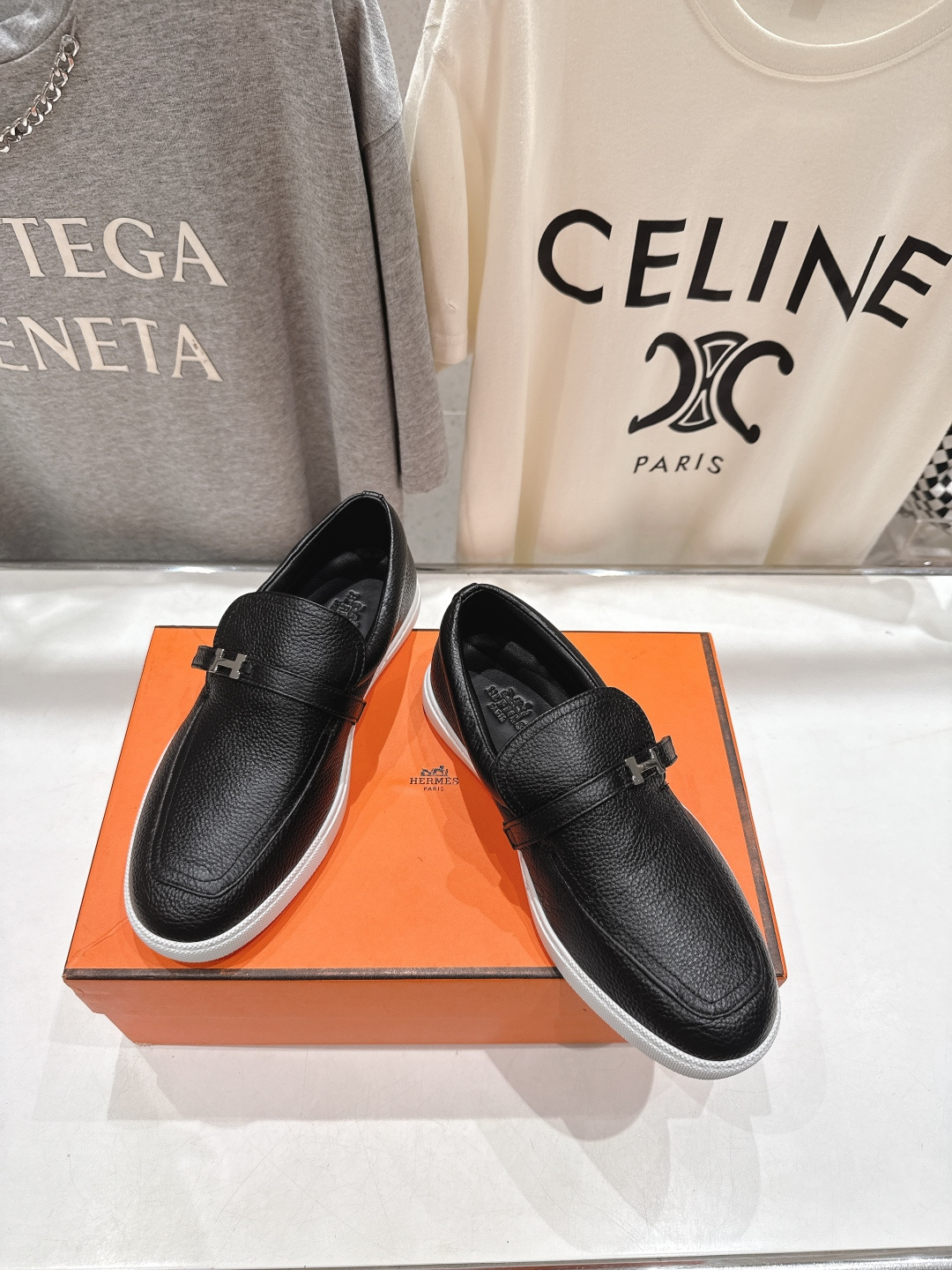 高版本出厂 男码+10 Hermes/爱马仕H家F056 2025ss新品情侣款休闲鞋乐福鞋经典休闲风格