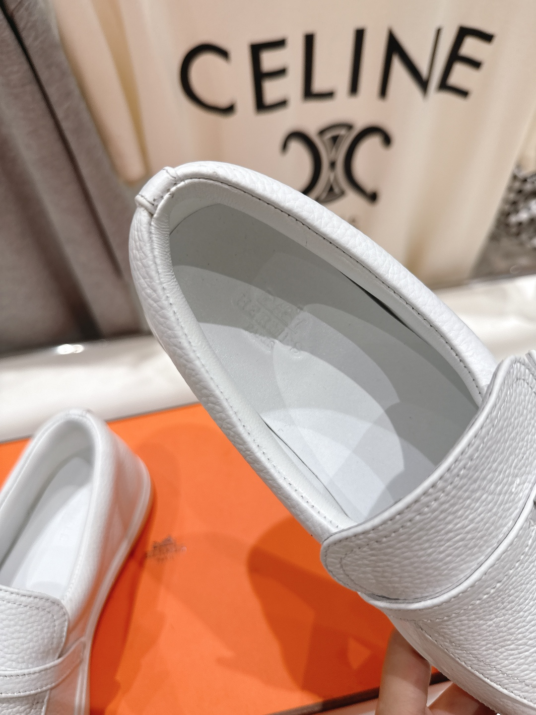 高版本出厂 男码+10 Hermes/爱马仕H家F056 2025ss新品情侣款休闲鞋乐福鞋经典休闲风格