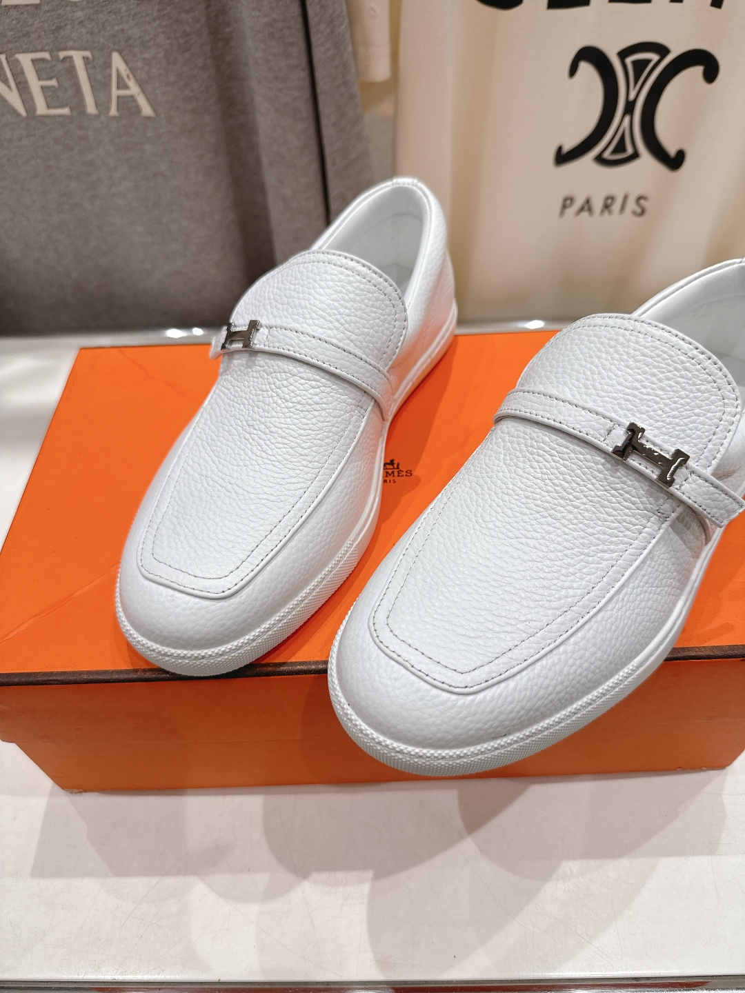 高版本出厂 男码+10 Hermes/爱马仕H家F056 2025ss新品情侣款休闲鞋乐福鞋经典休闲风格