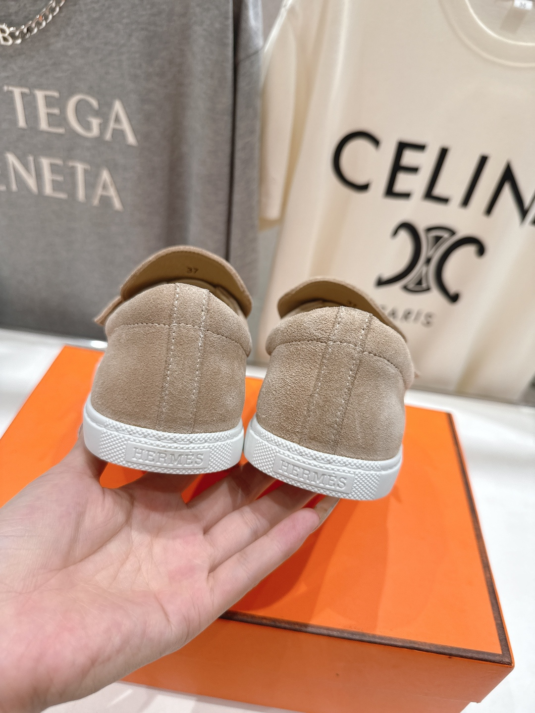 高版本出厂 男码+10 Hermes/爱马仕H家F056 2025ss新品情侣款休闲鞋乐福鞋经典休闲风格