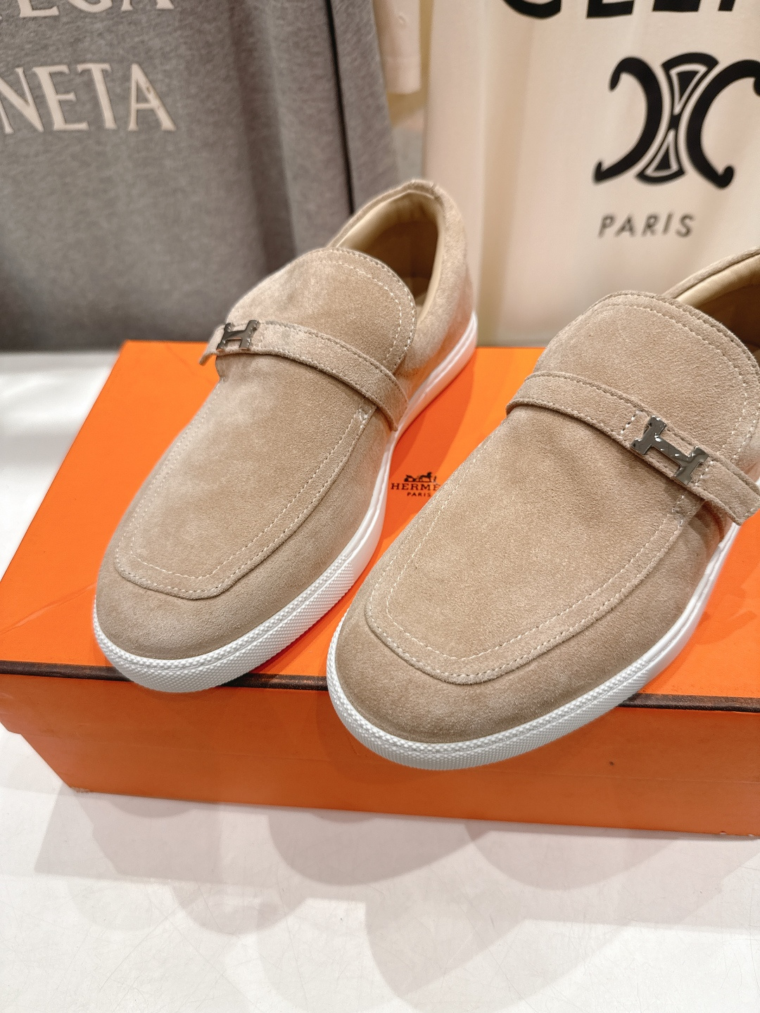 高版本出厂 男码+10 Hermes/爱马仕H家F056 2025ss新品情侣款休闲鞋乐福鞋经典休闲风格