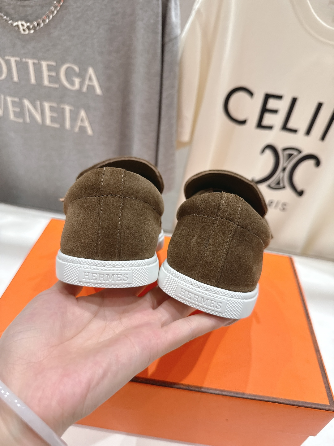 高版本出厂 男码+10 Hermes/爱马仕H家F056 2025ss新品情侣款休闲鞋乐福鞋经典休闲风格