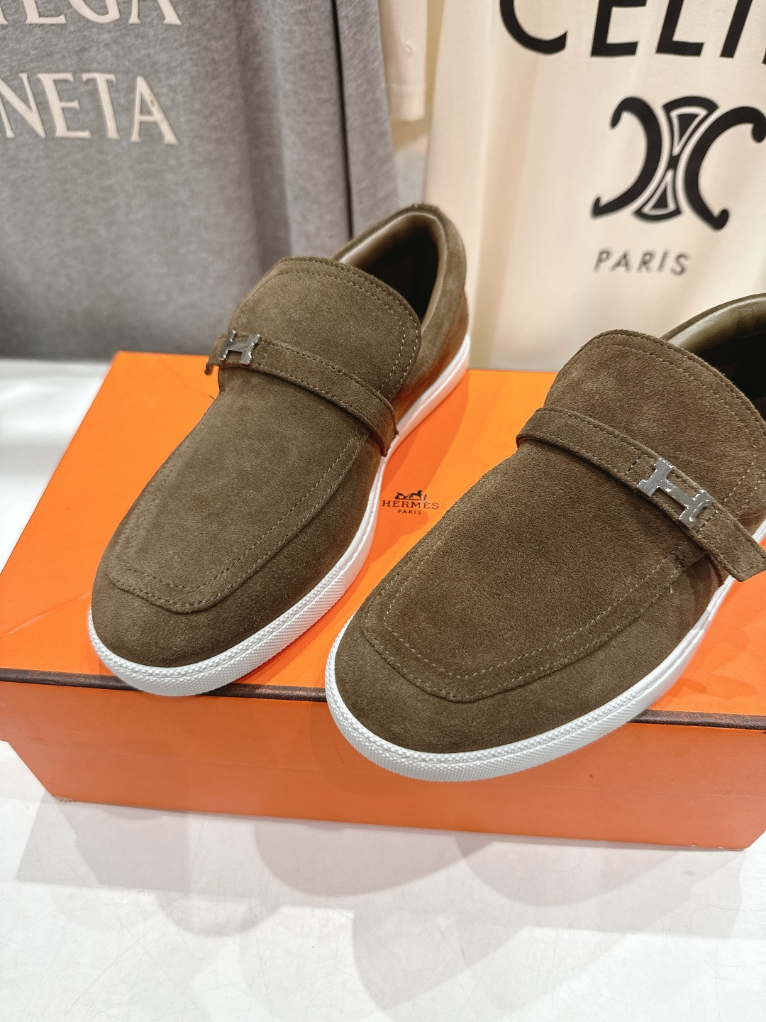 高版本出厂 男码+10 Hermes/爱马仕H家F056 2025ss新品情侣款休闲鞋乐福鞋经典休闲风格