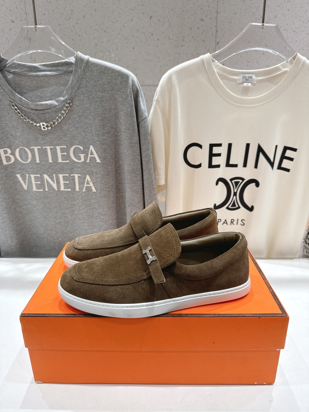 高版本出厂 男码+10 Hermes/爱马仕H家F056 2025ss新品情侣款休闲鞋乐福鞋经典休闲风格