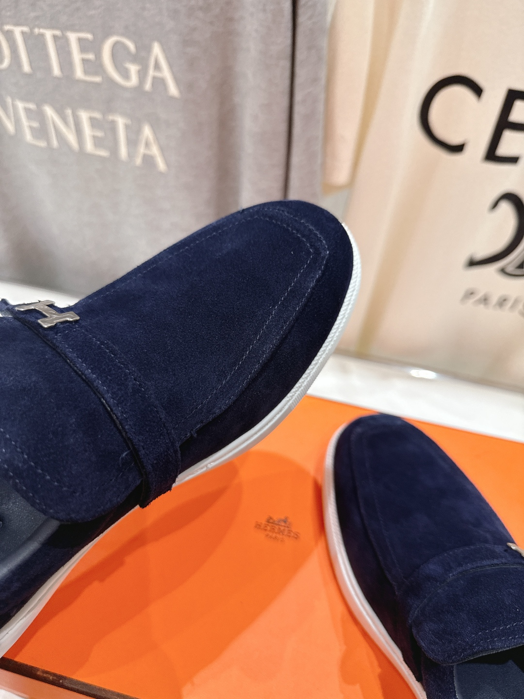 高版本出厂 男码+10 Hermes/爱马仕H家F056 2025ss新品情侣款休闲鞋乐福鞋经典休闲风格