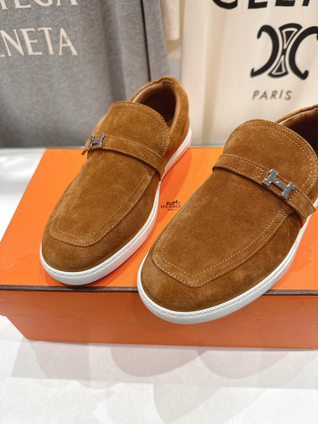 高版本出厂 男码+10 Hermes/爱马仕H家F056 2025ss新品情侣款休闲鞋乐福鞋经典休闲风格