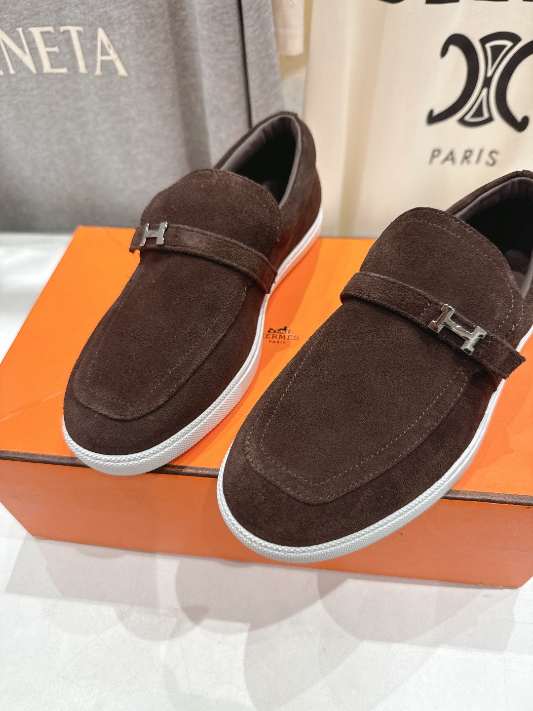 高版本出厂 男码+10 Hermes/爱马仕H家F056 2025ss新品情侣款休闲鞋乐福鞋经典休闲风格